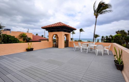 200 Ocean Blvd, Delray Beach FL  33483-7160 exterior