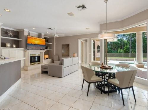 6656 Trail Blvd, Naples FL  34108-2903 exterior