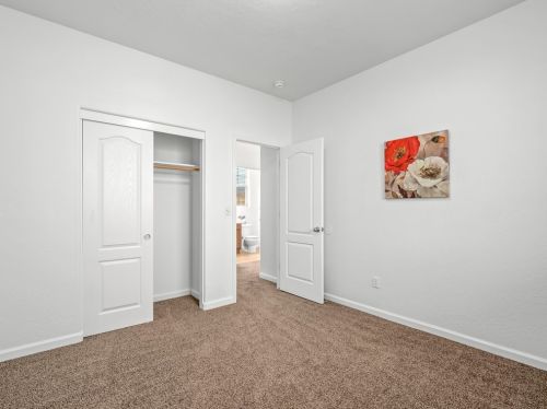 4478 Artemisa Dr, Fresno CA  93722-6450 exterior