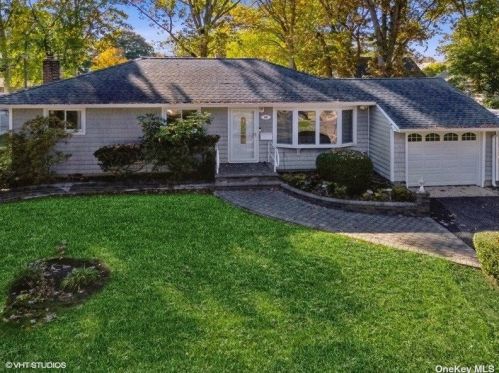 58 Jefferson Ave, Amityville, NY 11701-2300