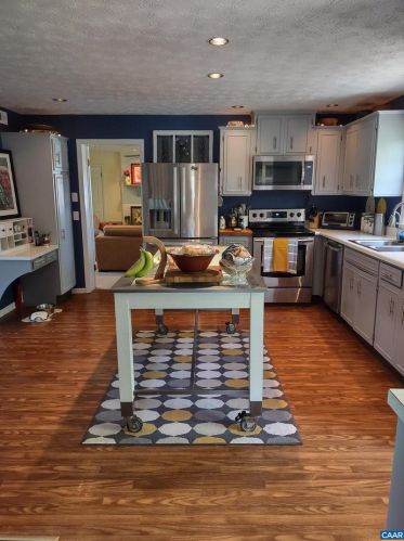 1054 Chestnut Dr, Harrisonburg VA  22801-1608 exterior