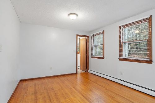 28 Phillipswood Rd, Sandown NH  03873-2427 exterior