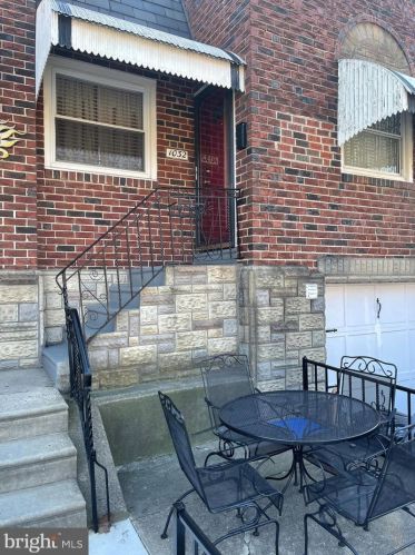 1032 Cayuga St, Philadelphia, PA 19124-3839