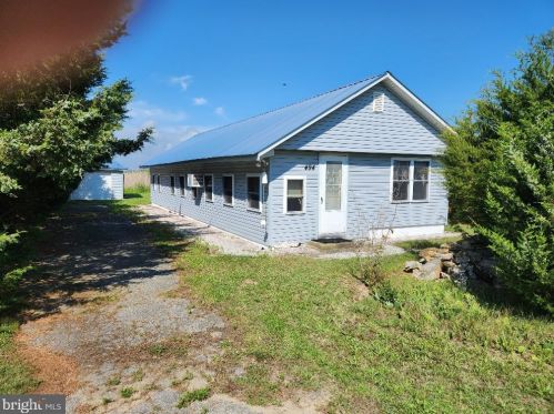 494 Bay Ave, Slaughter Beach, DE 19963-4913