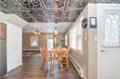 239 Shore Dr, Salem, NH 03079-1641
