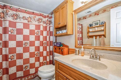 184 8th Ave, Holtsville NY  11742-2344 exterior