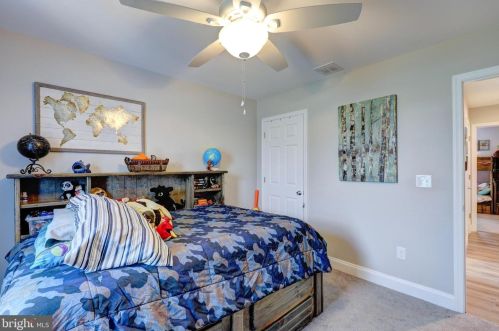 4 Highland Dr, Seaford DE  19973-4827 exterior