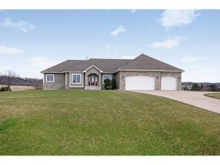 437 Sunset Dr, Hudson, WI 54016-8307