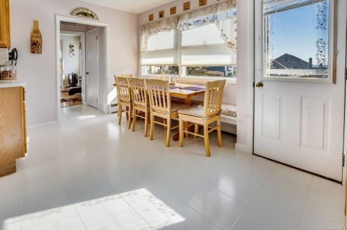 19 Hillcrest Ave, Crotonville NY  10562-1921 exterior