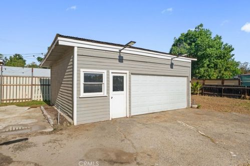 6188 Palm Ave, Riverside CA  92506-2022 exterior