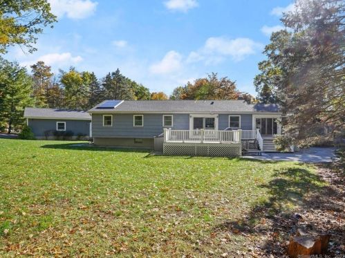 10 Pink Cloud Ct, Norwalk CT  06851-3310 exterior