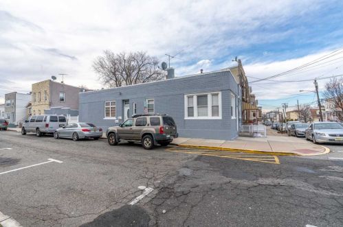 1425 48th St, North Bergen, NJ 07047-2915