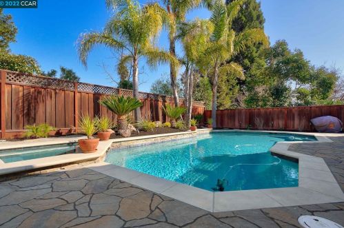 241 Laurelglen Ct, Danville, CA 94506-1210