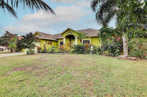 744 Monsoon Rd, Fort Pierce, FL 34953-1939