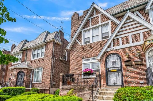 3317 Wilson Ave, Bronx, NY 10469-2967