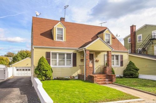 79 Merritt St, Rye Brook, NY 10573-3540