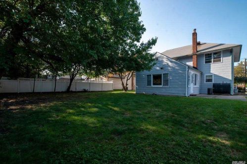 2966 Jerusalem Ave, North Wantagh, NY 11793-2021