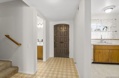 3110 Loma Riviera Dr, San Diego, CA 92110-5508
