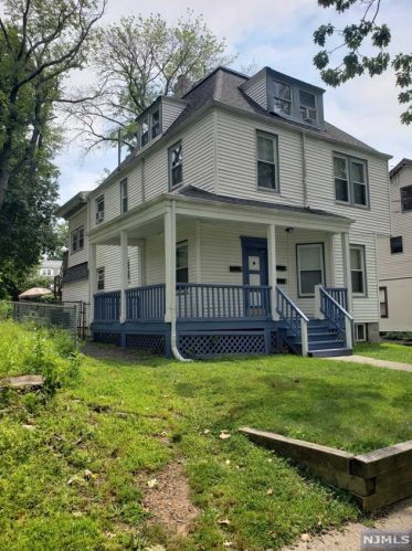 15 Lakeview Pl, Verona, NJ 07044-2008