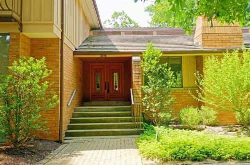 2016 Blairmont Dr, Pittsburgh, PA 15241-2203