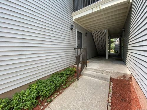 109 Cartwheel Ct, Washingtonville, NY 10992-2218