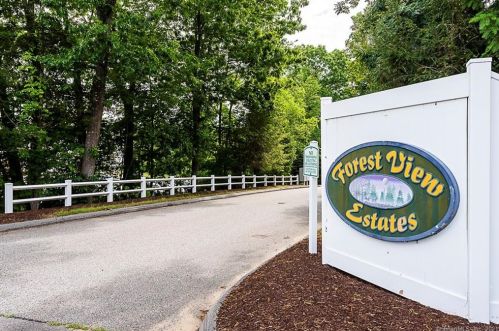 15 Forestview Dr, Norwich CT  06360-7523 exterior