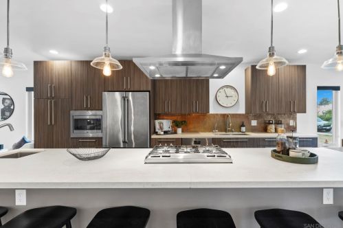 4825 Biona Dr, San Diego CA 92116-2332 exterior