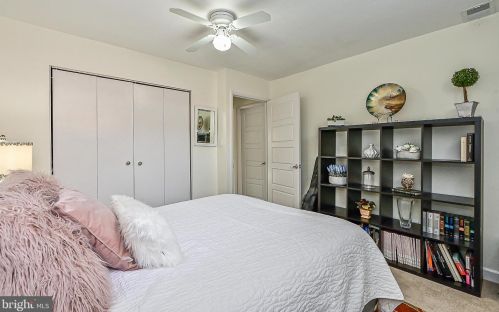 2414 Southgate Sq, Herndon VA  20191-1239 exterior