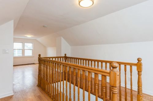 8 Frederick St, East Brunswick NJ  08816-3826 exterior