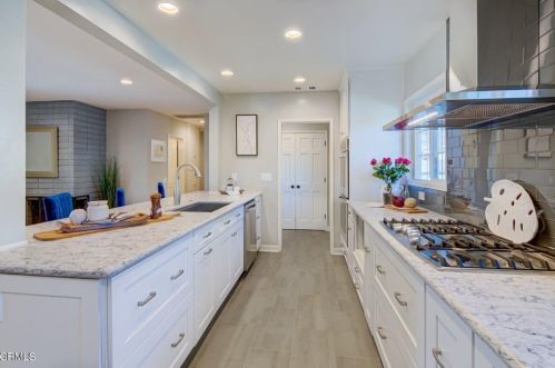 2902 El Caminito, Glendale CA 91214-2005 exterior