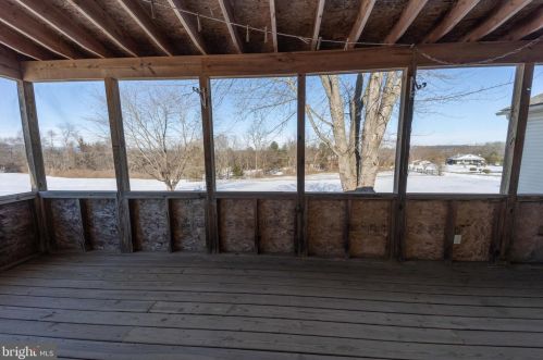 20 Gideon Ln, Falling Waters WV exterior