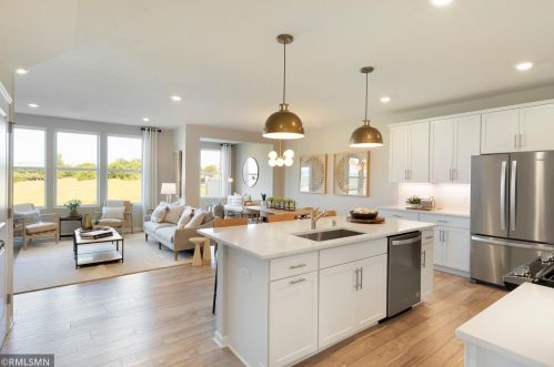11331 Brookview Rd, Saint Paul, MN 55129-9241