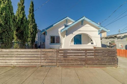 4701 Fairfax Ave, Oakland CA  94601-4809 exterior
