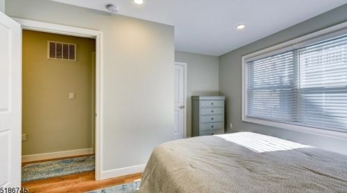 5 Fort Ave, Pelican Island NJ  08751-1512 exterior