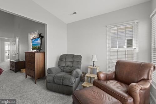 8806 Howland Pl, Bristow VA  20136-5708 exterior