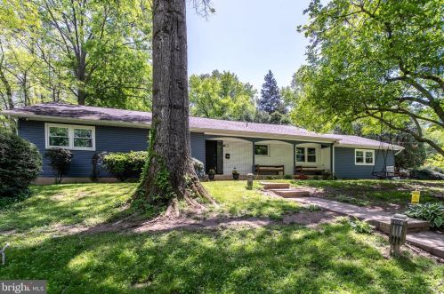 1 Crab Apple Ln, Trenton, NJ 08648-3123