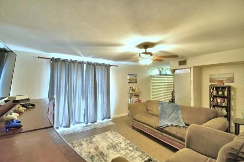 1221 Edgewater Dr, Lakeland FL  33805-4700 exterior