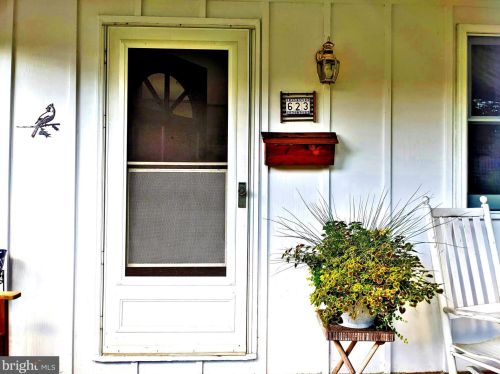 623 Crescent Ave, Lansdale PA 19446-3203 exterior