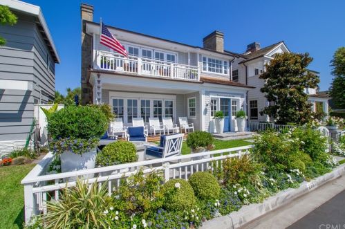2561 Bayshore Dr, Newport Beach, CA 92663-5606