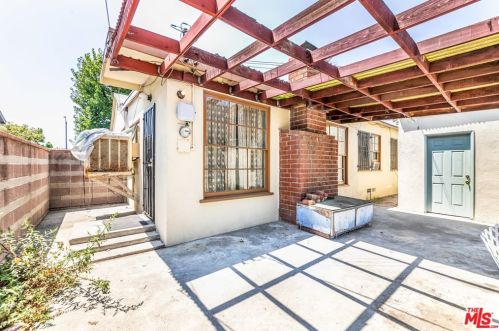 9325 Foster Rd, Downey CA  90242-4656 exterior