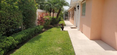 10864 Elsinore Dr, Fort Pierce, FL 34987-2147