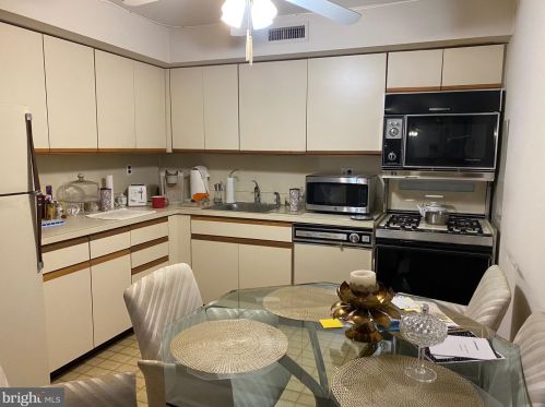 9906 Bustleton Ave, Philadelphia PA 19115-2192 exterior