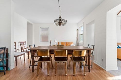 163-32 95th St, Jamaica, NY 11414-2216