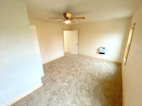 606 Highland Ave, Jeannette, PA 15644-2339