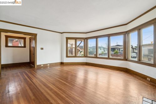 2615 67th Ave, Oakland CA  94605-2333 exterior