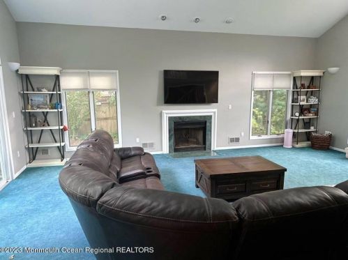 805 Holly Berry Ln, Bricktown NJ  08724-5127 exterior