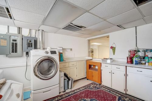 2540 Lk Dr, Milwaukee WI 53211-3808 exterior