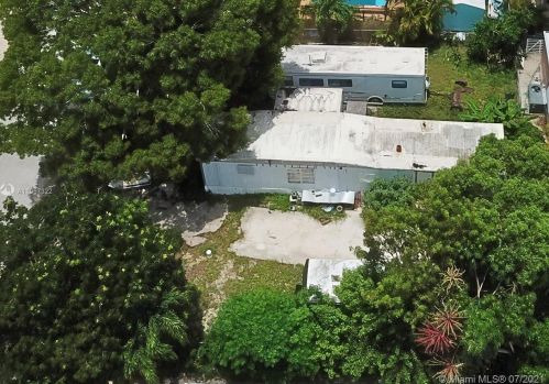 266 Lee Ave, Key Largo, FL 33037-4816