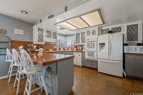 44609 86th St, Lancaster, CA 93535-8451