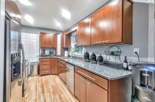 561 Vernon Heights Blvd, Marion OH  43302-5343 exterior